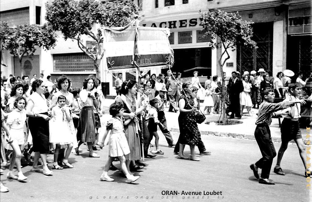 Oran - Avenue Loubet - Manifestation Calere.JPG